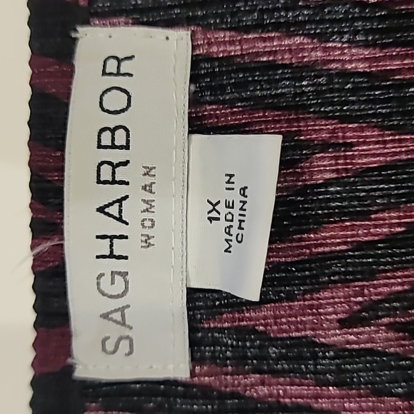 Sag Harbor Woman Pullover Crinkled Graphic Top Purplr Black 1X - Picture 10 of 13